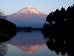 夕映えの富士山